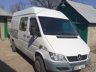 Mercedes Sprinter foto 1