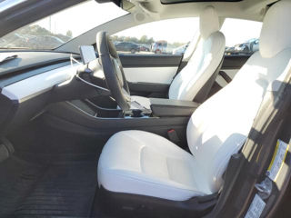 Tesla Model 3 foto 7