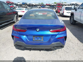 BMW 8 Series foto 6