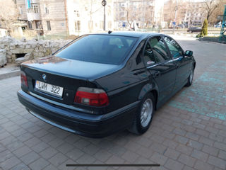 BMW 5 Series foto 5