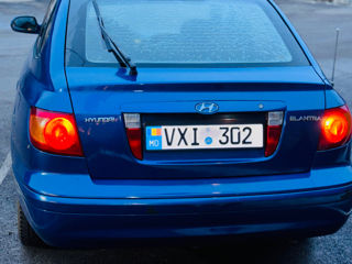 Hyundai Elantra foto 3