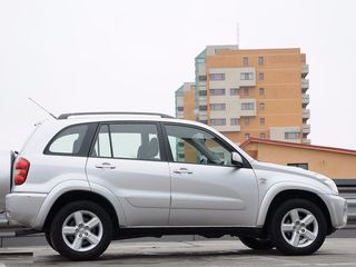 Toyota Rav 4 foto 1