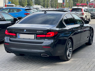 BMW 5 Series foto 3