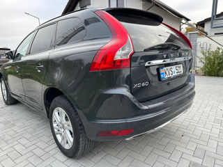 Volvo XC60 foto 2