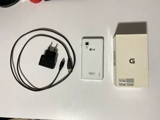 LG E-975 (2/16) foto 2