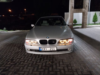 BMW 5 Series foto 3