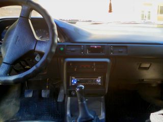 Mazda 323 foto 1