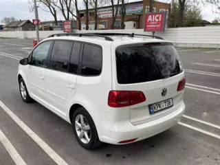 Volkswagen Touran foto 3