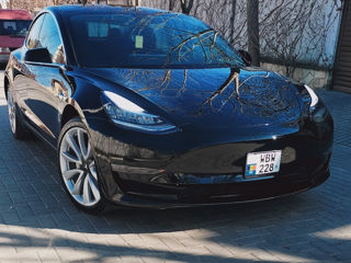 Tesla Model 3 foto 2