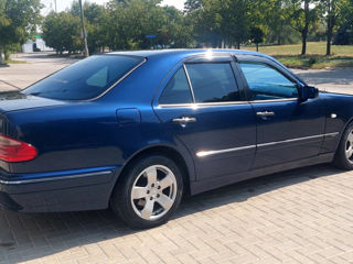 Mercedes E-Class foto 9