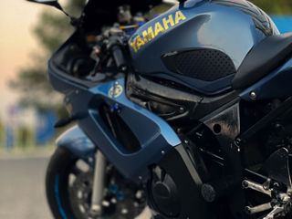 Yamaha R6 foto 3