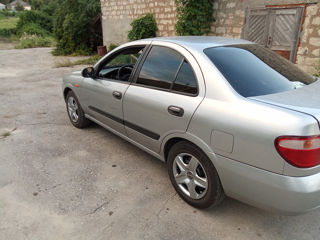 Nissan Almera foto 7