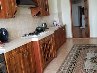 Apartament cu 2 camere, 103 m², Buiucani, Chișinău foto 2