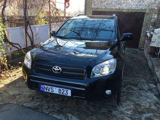 Toyota Rav 4 foto 1