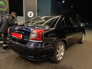 Toyota Avensis foto 4