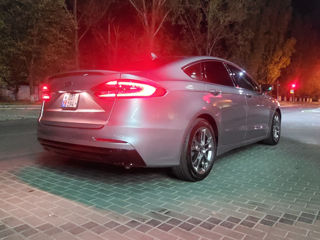 Ford Fusion foto 2