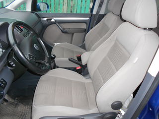 Volkswagen Touran foto 4