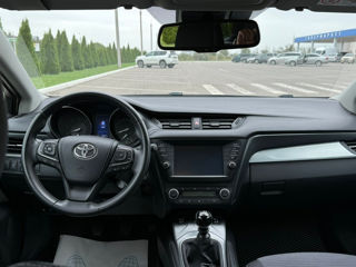 Toyota Avensis foto 7