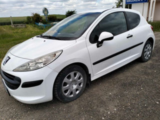 Peugeot 207 foto 1