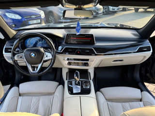 BMW 7 Series foto 8