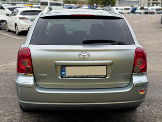 Toyota Avensis foto 6