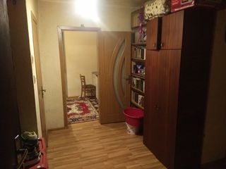Vind apartament in s. Piatra alba r-nul Ialoveni situa într-o zonă foarte buna nu necesita reparație foto 3