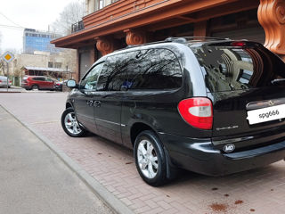 Chrysler Grand Voyager foto 3