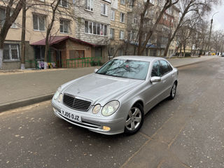 Mercedes E-Class foto 5