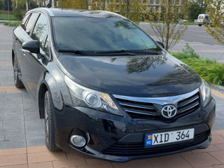 Toyota Avensis foto 1