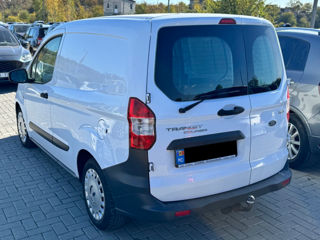 Ford Transit Courier foto 3