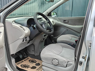 Nissan Almera Tino foto 6