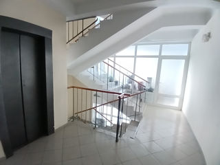 Apartament cu 4 camere, 155 m², Botanica, Chișinău foto 3