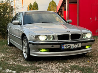 BMW 7 Series foto 3