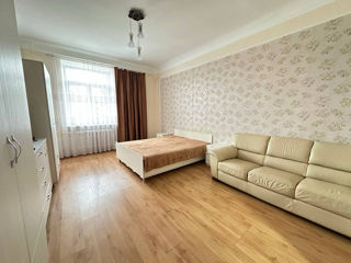 2-комн. кв., 63 м², 2/4 эт.