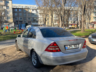 Mercedes C-Class foto 4