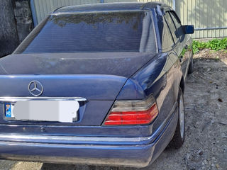 Mercedes Series (W124) foto 4