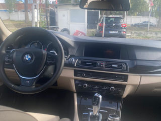 BMW 5 Series foto 7