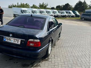 BMW 5 Series foto 4