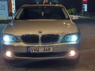 BMW 7 Series foto 4