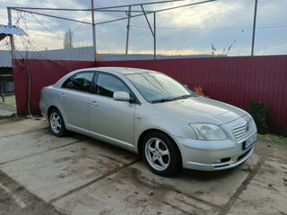 Toyota Avensis foto 3