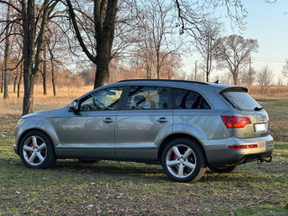 Audi Q7 фото 6