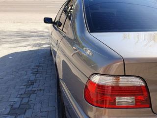 BMW 5 Series foto 9