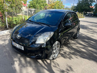 Toyota Yaris foto 1