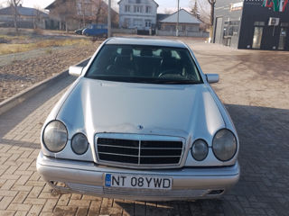 Mercedes E Class foto 1