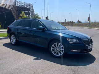 Skoda Superb foto 2