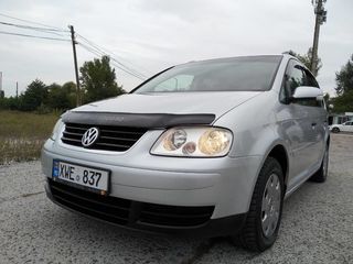 Volkswagen Touran foto 8