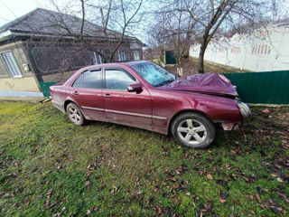 Mercedes E-Class foto 6