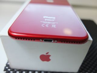 iPhone 8 plus 64GB red foto 2