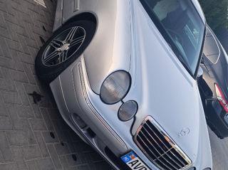 Mercedes E-Class foto 3