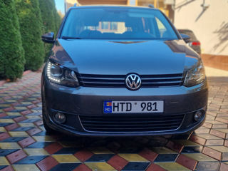 Volkswagen Touran foto 2